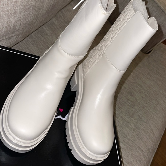 🆕🌿🤍QUPID: “OFF WHITE” Quilted Booties SIZE 8 - Picture 6 of 12